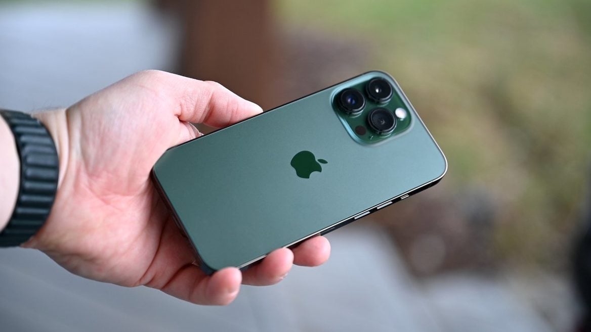 В Россию через параллельный импорт завезли iPhone 13 Pro Alpine Green 