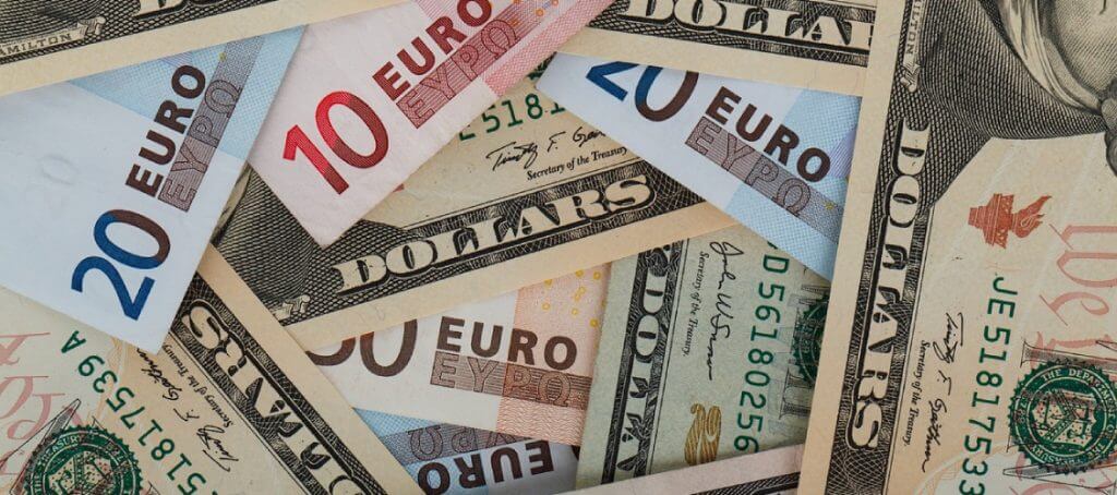 Долар, еўра і юань патаннелі на апошніх біржавых таргах тыдня