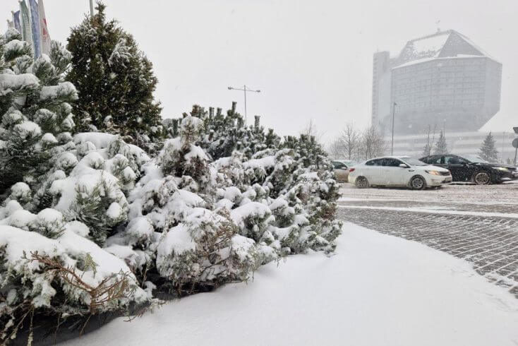 До конца рабочей недели сохранится теплая погода, в выходные ожидается резкое похолодание — Белгидромет