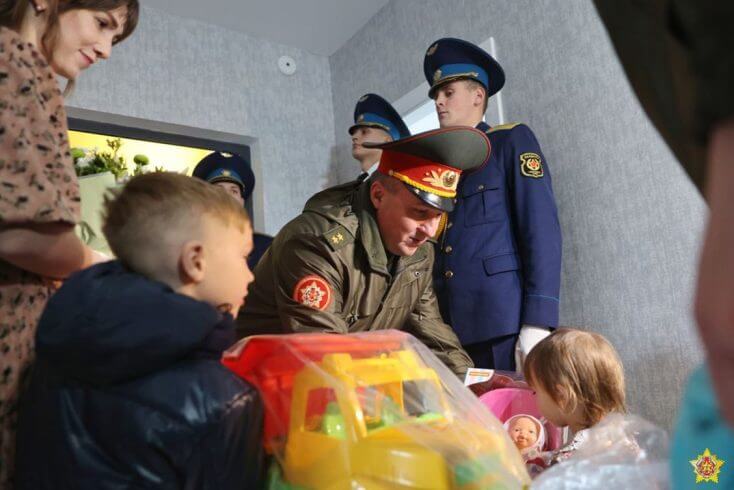 У ваенна-патрыятычных лагерах у дзяцей не павінна быць вольнага часу — ідэолаг Мінабароны