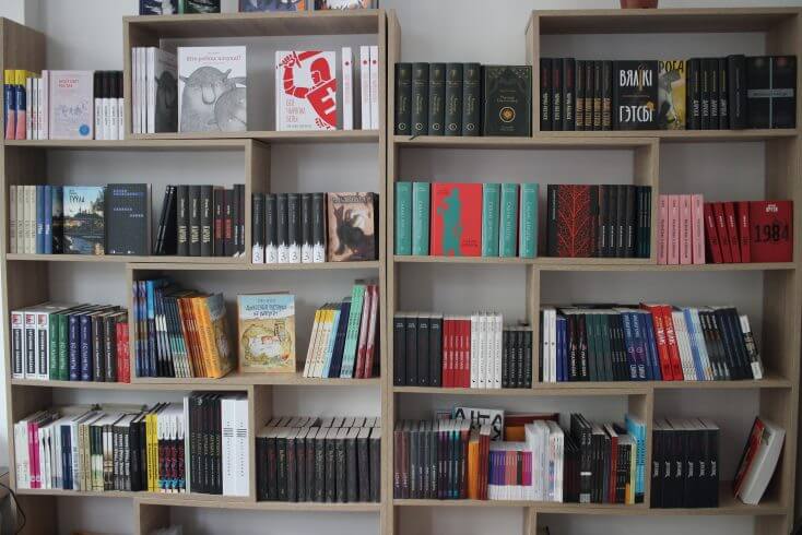 Менш за ўсё замоў у беларускай кнігарні "Кнігаўка", што працуе за мяжой, улетку 2025 года было з Беларусі