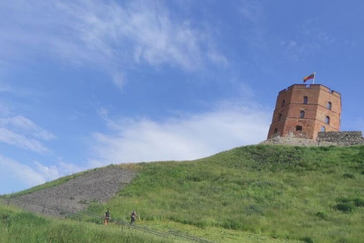 Глава МВД Литвы считает возможным урегулирование ситуации на границе с Беларусью на "неполитическом" уровне