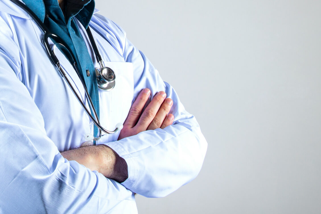 Official plays down doctor shortage despite long queues in clinics