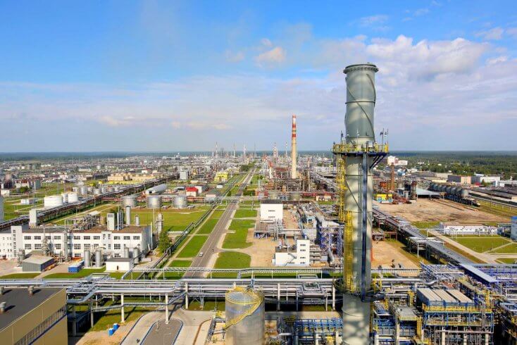 Лукашенко заявил, что Беларусь помогает с поставками нефтепродуктов 