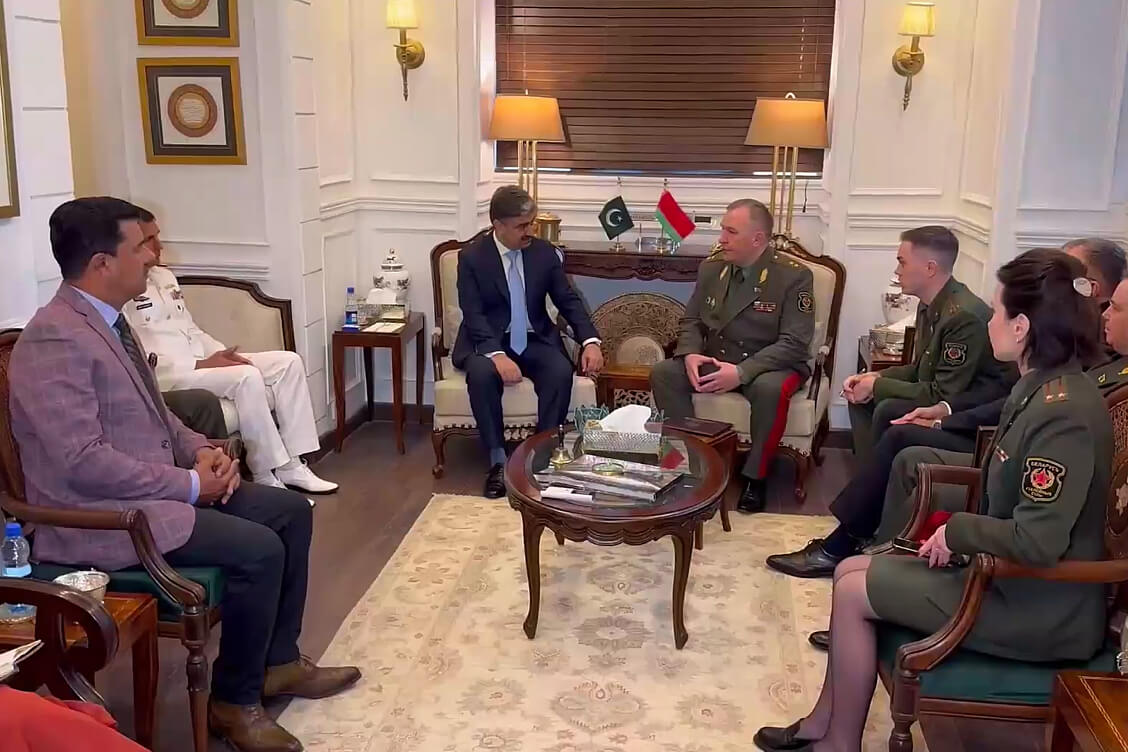 Belarus’ defense minister meets Pakistani defense ministry’s secretary