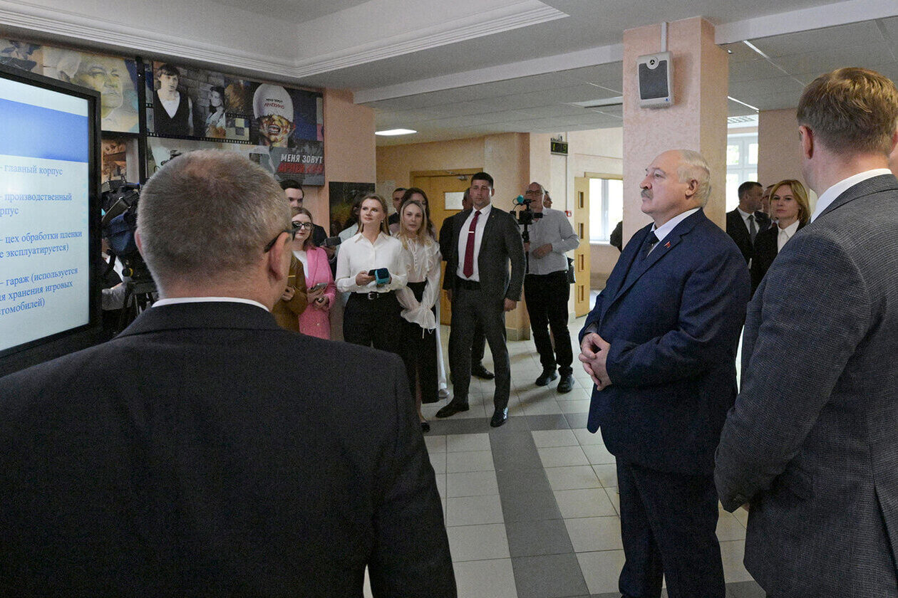 Лукашэнка запатрабаваў да 1 верасня навесці парадак на 