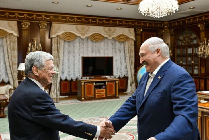 Łukašenka seeks US sanctions relief without reforms, Viačorka warns