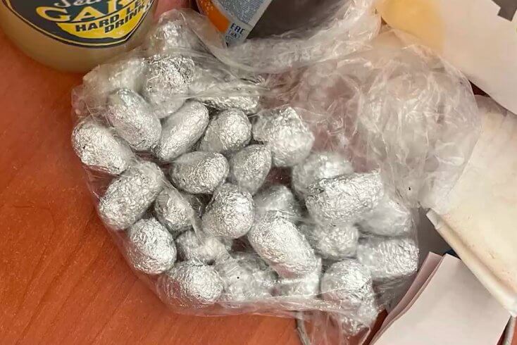 У Магілёве за распаўсюд наркотыкаў затрымалі школьніцу, ёй пагражае да 20 гадоў зняволення — МУС