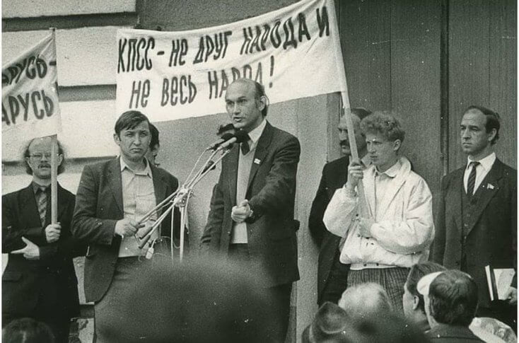 Лукашенко вновь похвалил Пазьняка за антисанкционную позицию