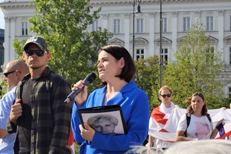 Ціханоўская на мітынгу ў Варшаве: Ганаруся кожным, хто працягвае працу для Беларусі