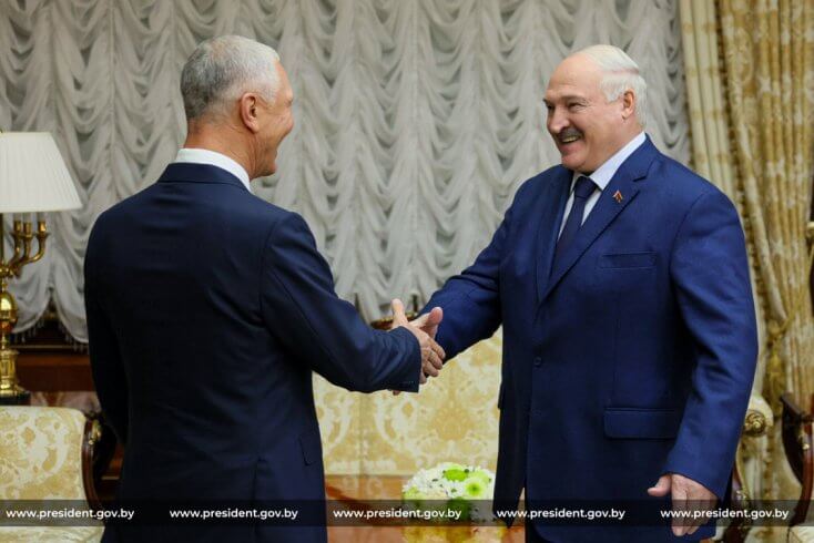 Лукашенко собирается "всячески способствовать развитию" оккупированной РФ части Херсонской области Украины