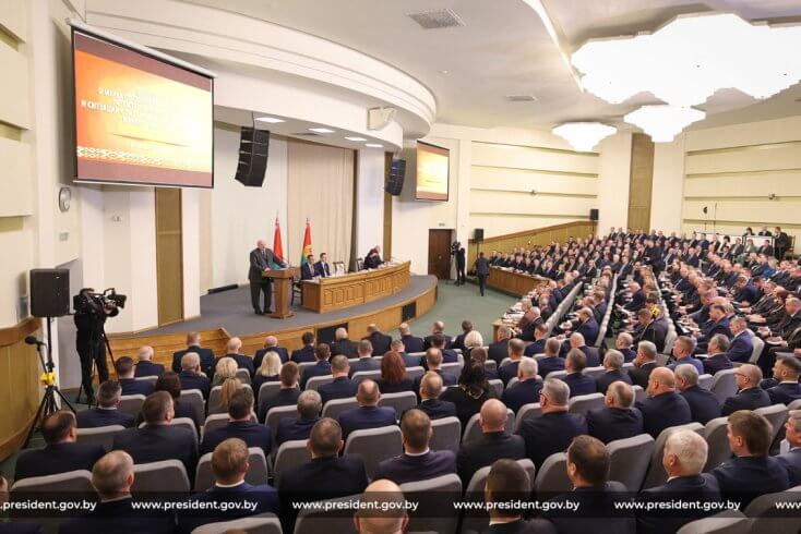 Ситуация в Витебской области печальная, за четыре года регион пользовался господдержкой 1.285 раз — Лукашенко