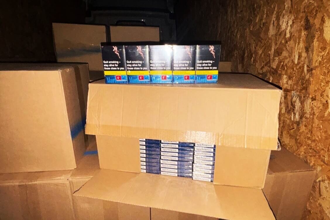 Lithuanian border guards seize cigarettes from minivan driven by Belarusian