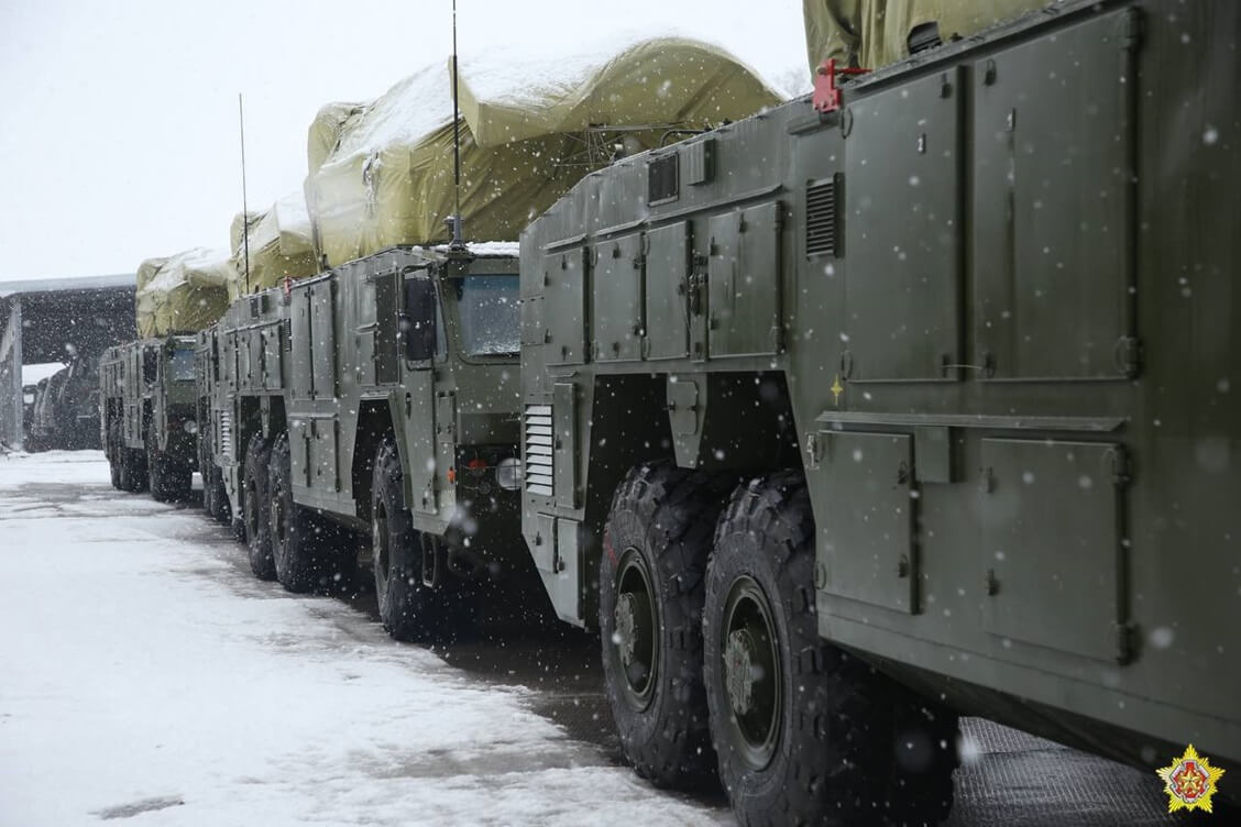 В Беларусь прибыли очередные батареи ЗРК 