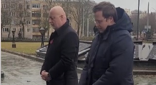Временные поверенные Великобритании и Франции возложили цветы на Братском военном кладбище в Минске