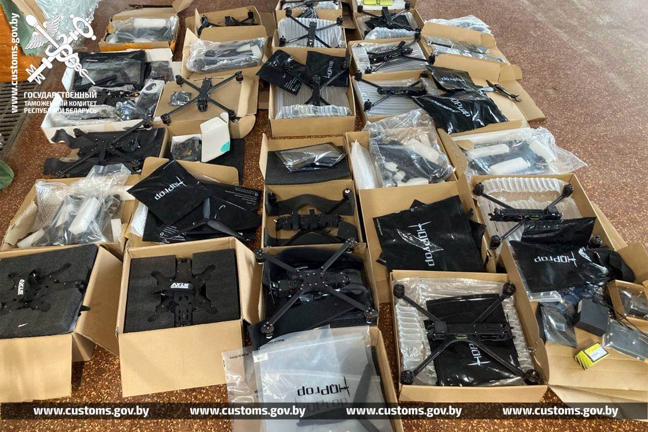 За год минская таможня выявила 500 попыток ввоза БПЛА, запчастей и авиамоделей в посылках