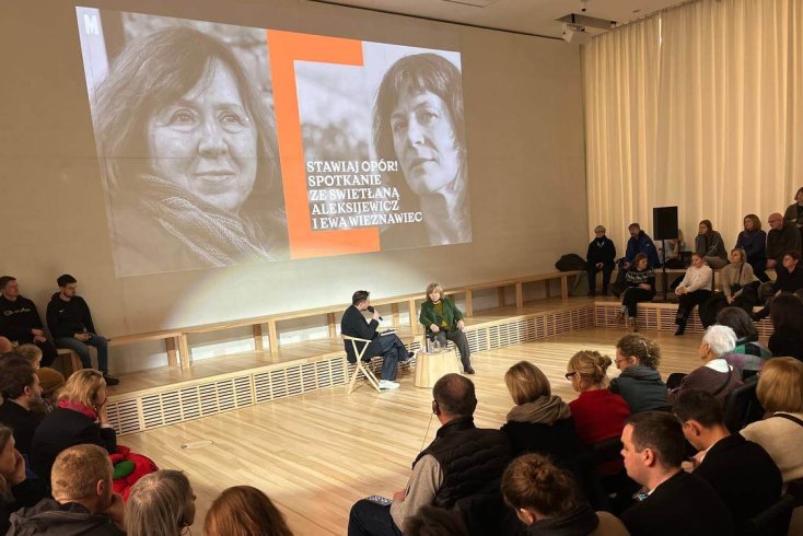 Руская мова — зброя імперыі? Пісьменніцы Святлана Алексіевіч і Святлана Курс публічна разышліся ў ацэнках