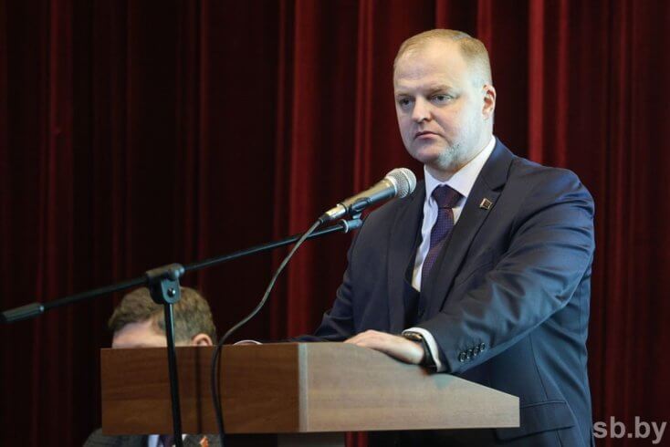 Замминистра информации обвинил западные фонды в попытках влияния на белорусскую молодежь через книги