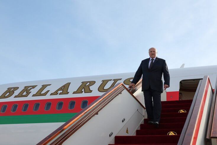 Лукашенко рассчитывает "значительно увеличить товарооборот" с Алжиром
