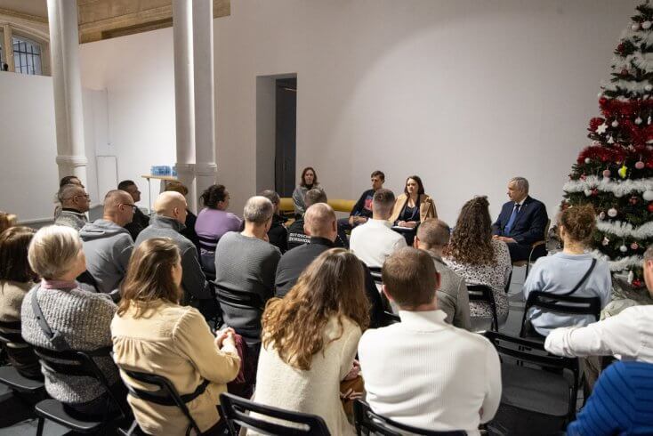 Тихановская и Латушко обсудили с экс-политзаключенными в Варшаве вопросы легализации и безопасности