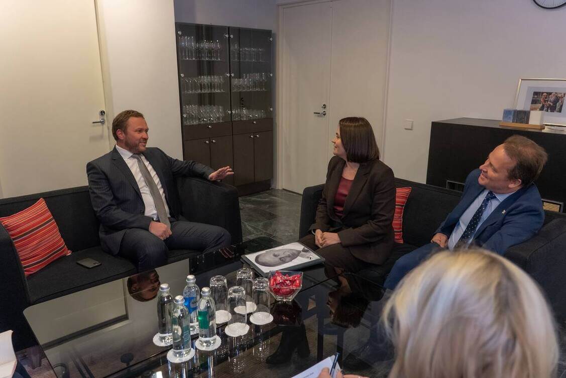 Тихановская обсудила с главой МИД Эстонии дальнейшие шаги по освобождению политзаключенных