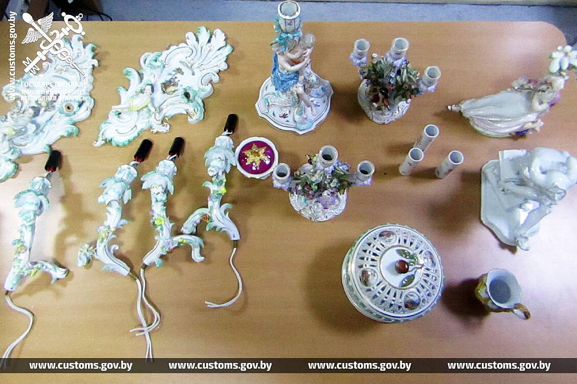 Белорус пытался незаметно ввезти из Польши фарфоровые изделия — часть оказалась культурными ценностями