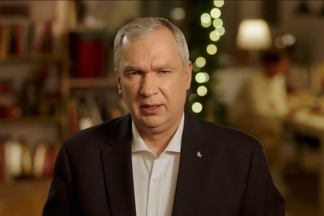 В новогоднем обращении Латушко вновь предложил госслужащим диалог для выхода из кризиса