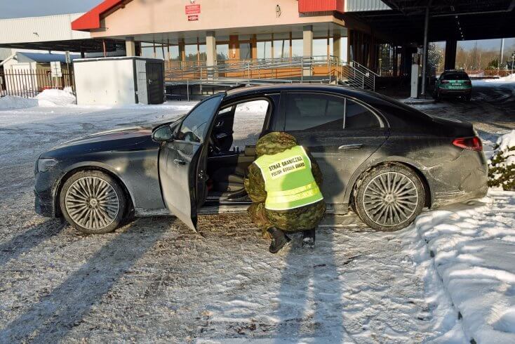 Польские пограничники задержали при въезде в Беларусь разыскиваемый "Мерседес" премиум-класса