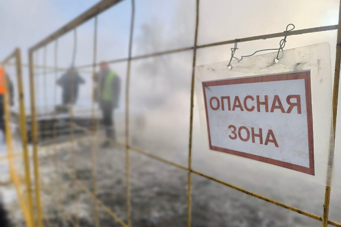 Поврежденный участок теплотрассы в Минске демонтируют