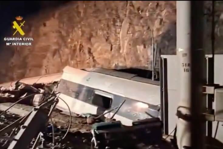 Тихановская выразила соболезнования близким погибших в железнодорожной аварии на юге Испании