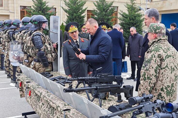 Кубраков считают "взаимно полезным" обмен опытом с МВД Азербайджана по линии внутренних войск