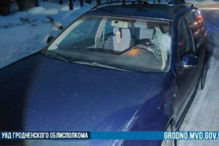 В Гродно 72-летняя женщина погибла под колесами автомобиля, пересекая дорогу вне пешеходного перехода