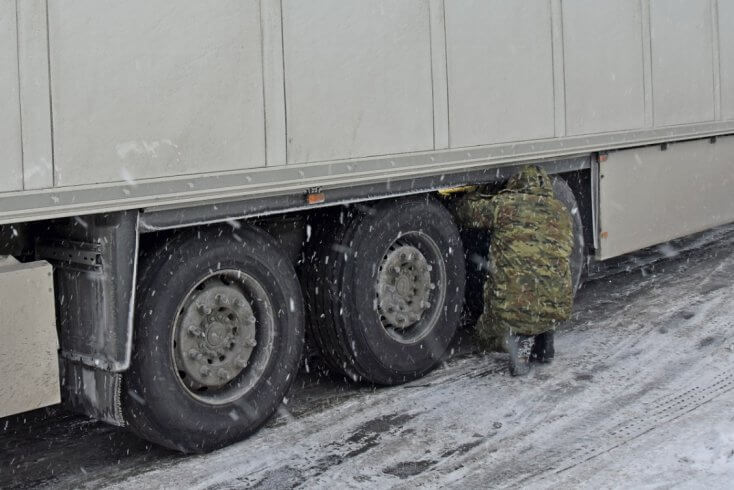 При выезде из Польши задержан белорус — VIN-номер полуприцепа его автопоезда был изменен