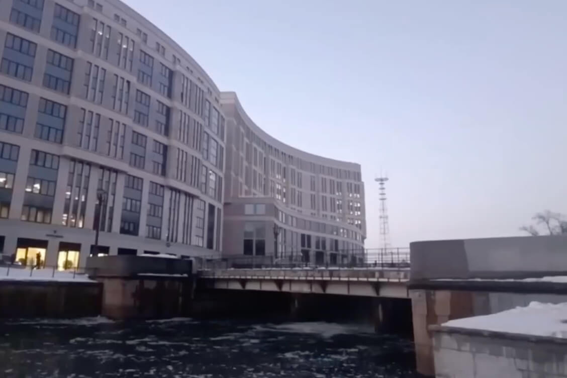 Гибель сапбордиста в Минске — мужчина упал в воду, ударившись головой о мост