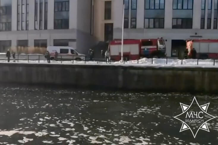 В последний день зимы в минской Свислочи утонул сапбордист