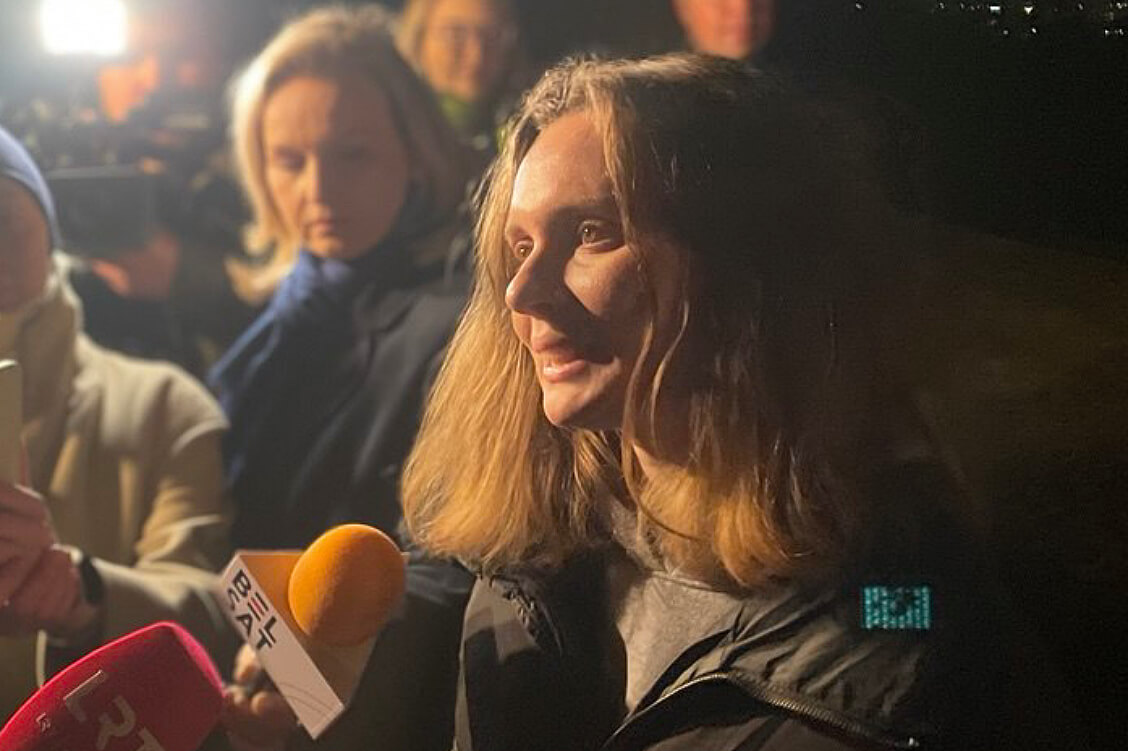 Высланная в Литву журналистка Бахвалова намерена добиваться освобождения своего мужа политобозревателя Ильяша