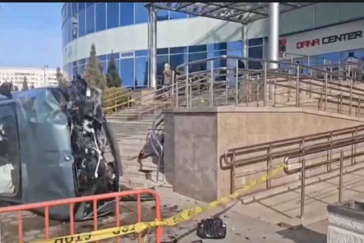 Несовершеннолетняя пострадала в ДТП около минского торгового центра "Дана Молл", в ситуации разбирается СК