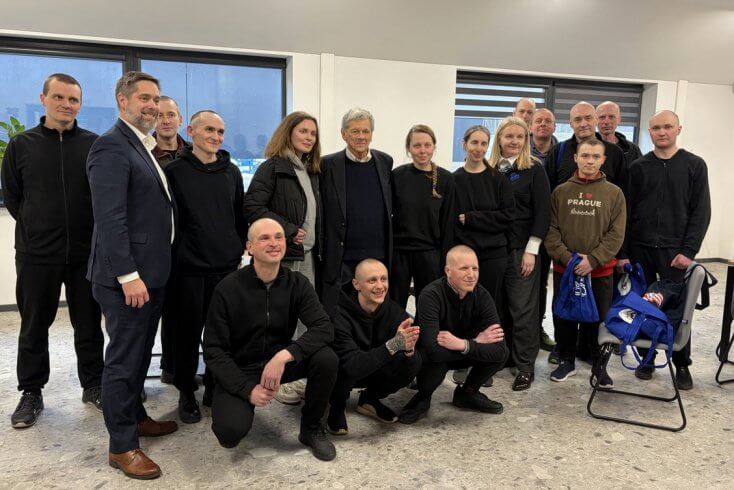 Соблазн "большой сделки". За американские плюшки Лукашенко отпустил еще 250 заложников