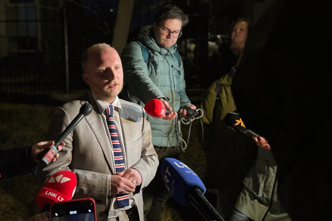 Политзаключенных снова выслали из Беларуси без документов — Кучинский