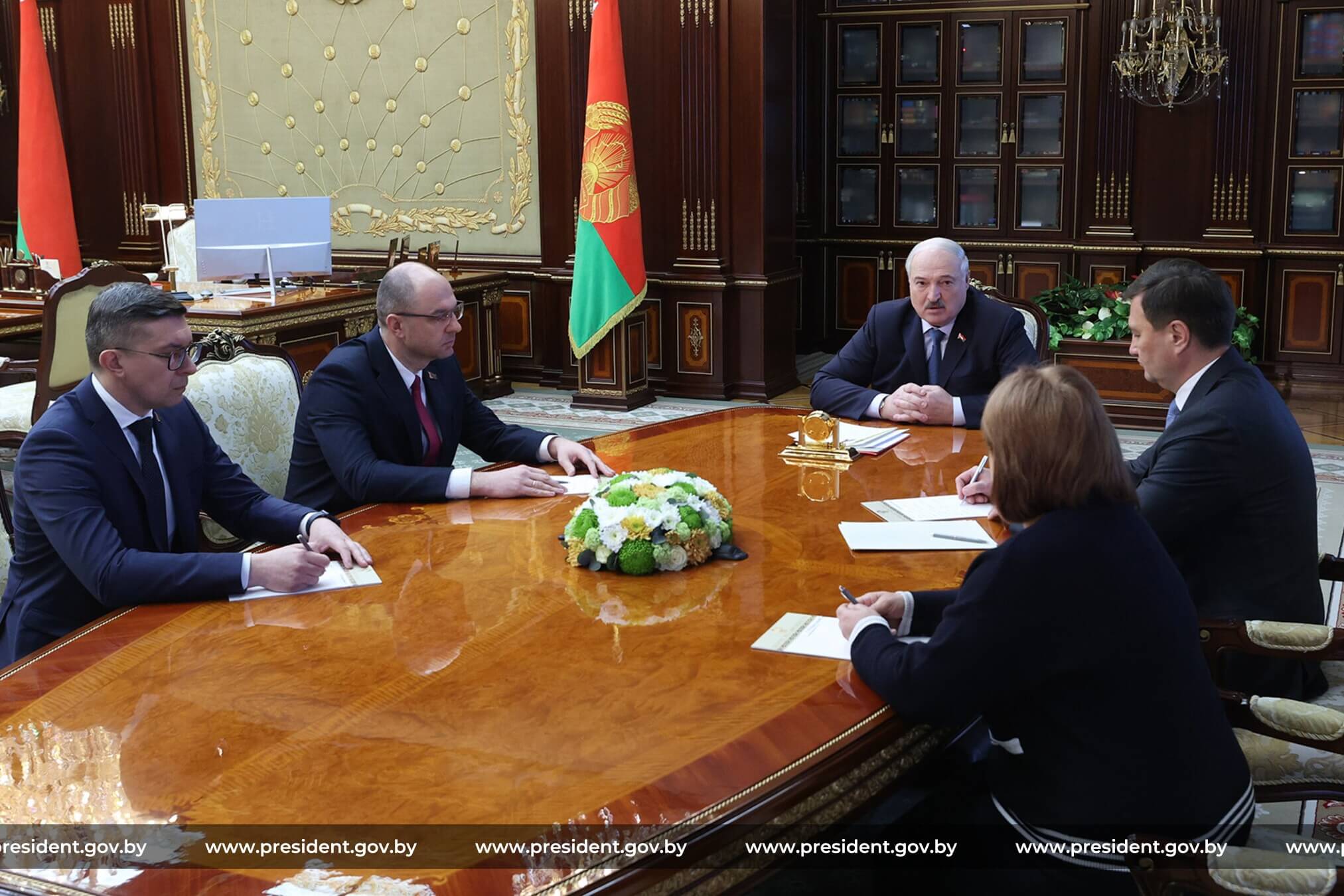 Лукашенко сообщил о задержании за взятку министра природных ресурсов