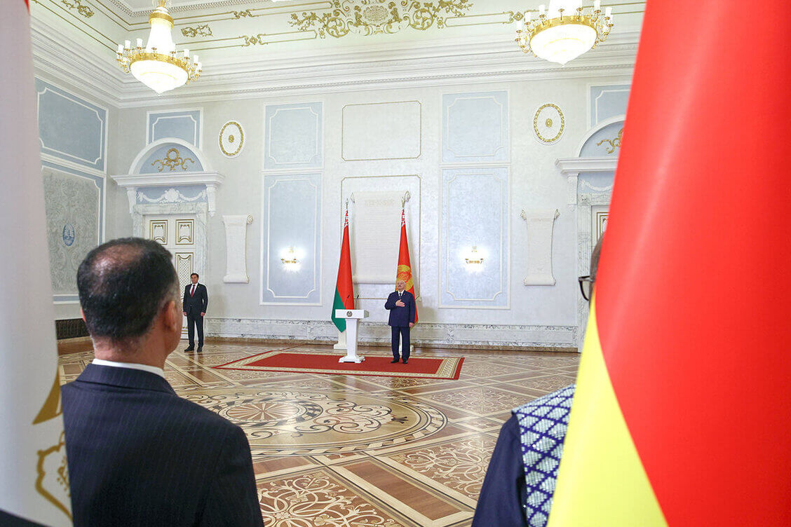 Лукашэнка, які дапамагае РФ ваяваць ва Украіне, зноў заявіў пра важнасць міру — спадзяецца, што 