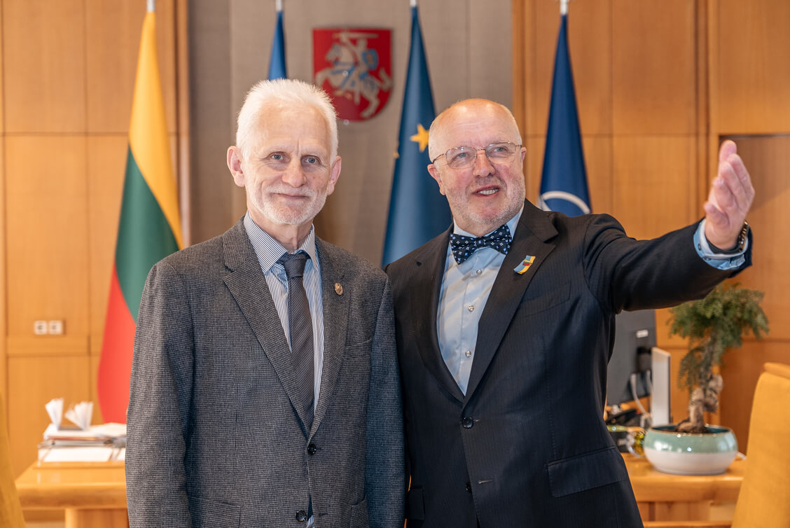 Бяляцкі абмеркаваў са спікерам Сейма Літвы Олекасам прызнанне ЕГУ 