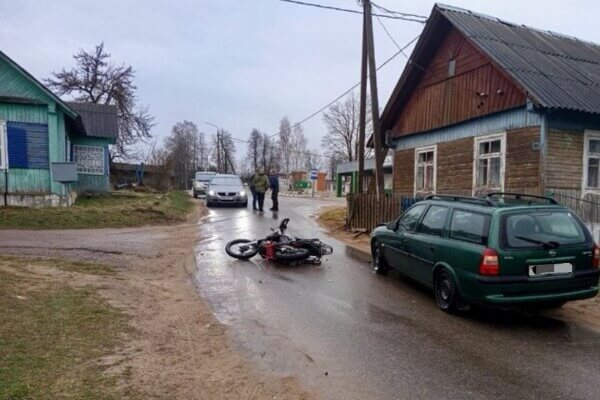 В ДТП в Ошмянском районе пострадал мотоциклист — госпитализирован после лобового столкновения с “Опелем”