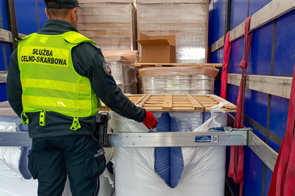 В Польше задержан белорус — перевозчик поддельных оберток для сигаретных фильтров