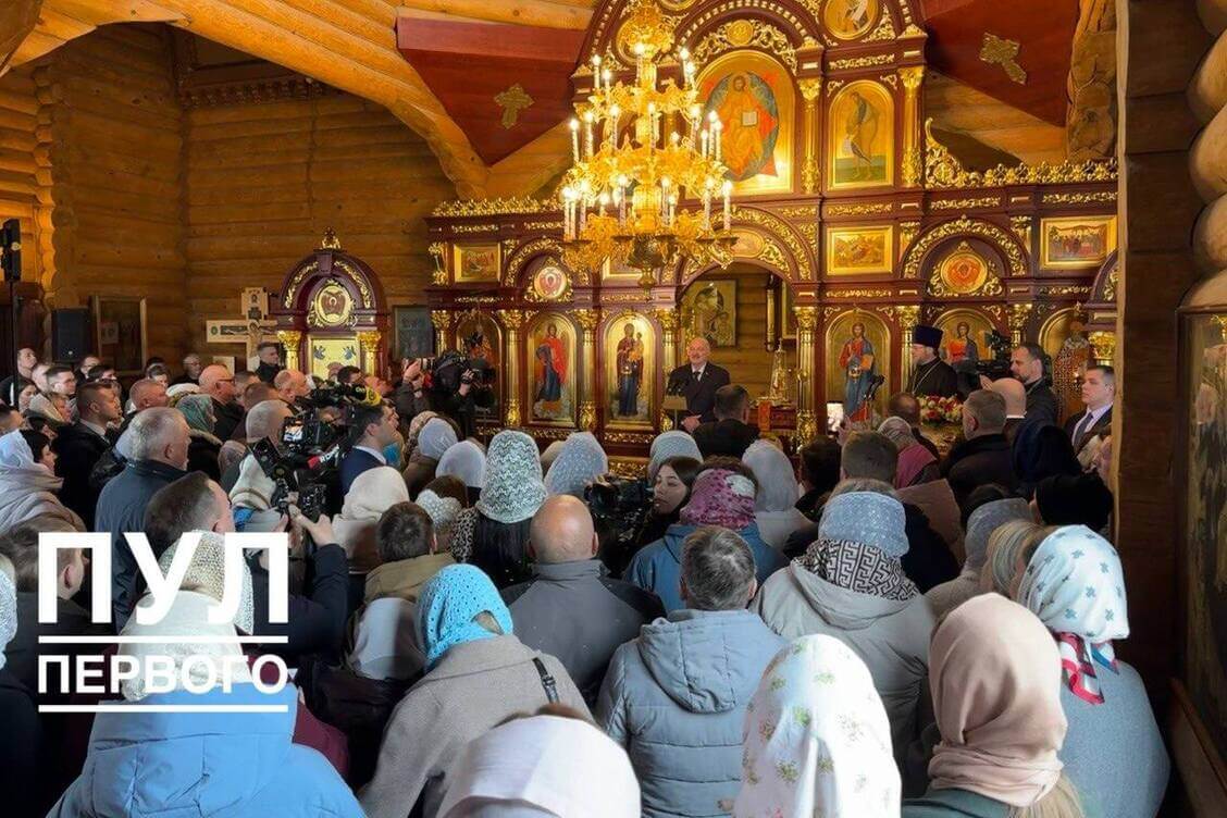 Наведваючы на Вялікдзень царкву, Лукашэнка зноў успомніў 2020 год