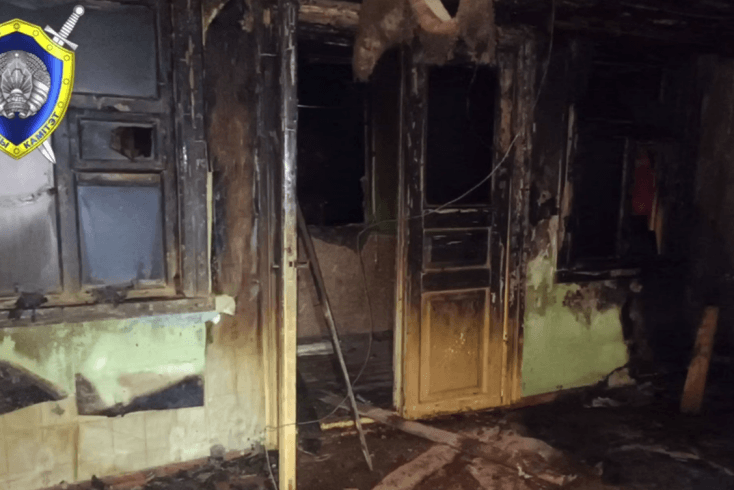 Четыре человека погибло на пожарах за сутки, МЧС вновь занизило показатели общей смертности от огня (дополнено)