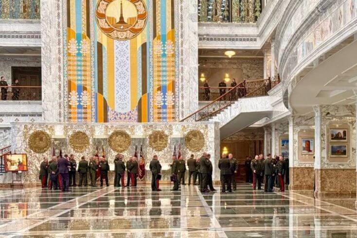 Вольфович не исключил отставки тех, кто "не способен руководить" в армии