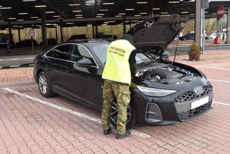 Грамадзянка Германіі спрабавала ўехаць у Беларусь з Польшчы на ​​абвешчаным у вышук аўтамабілі