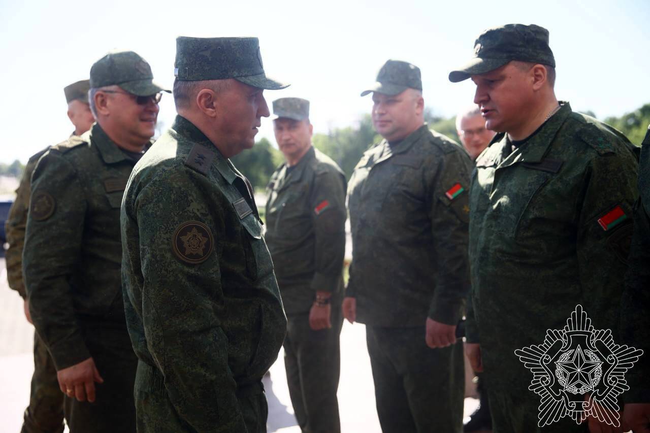 Военкомам и представителям местных властей на сборах покажут летательные аппартаты