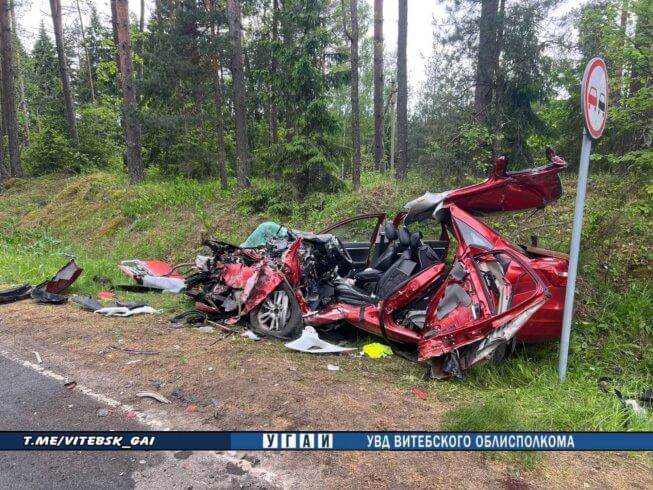 Водитель авто погиб в ДТП в Полоцком районе, мотоцикла — в Минске